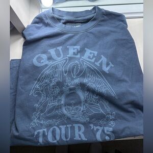 American Eagle Outfitters Slate Blue Graphic Tee